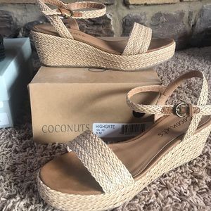 Coconut tan sandals